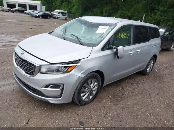 KNDMB5C16L6609575 2020 KIA SEDONA - Image 2