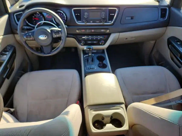 KNDMB5C17G6082815 2016 KIA SEDONA - Image 8