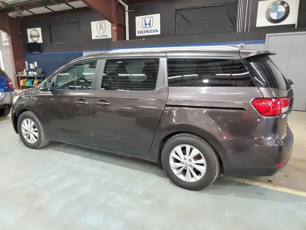 KNDMB5C17G6084757 2016 KIA SEDONA - Image 2