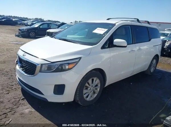 KNDMB5C17G6087920 2016 KIA SEDONA - Image 2