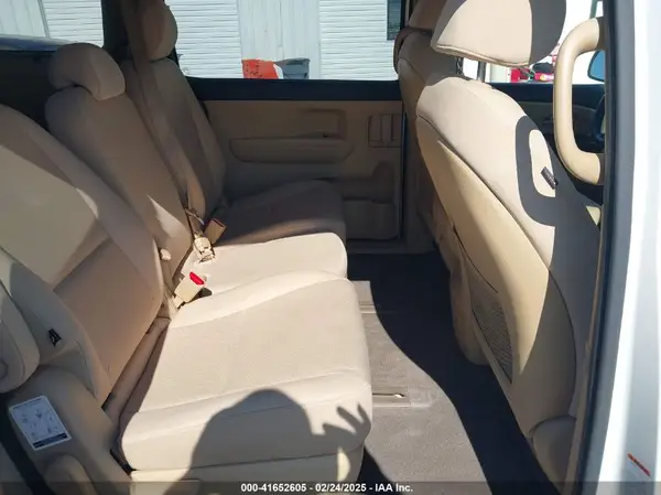KNDMB5C17G6087920 2016 KIA SEDONA - Image 8