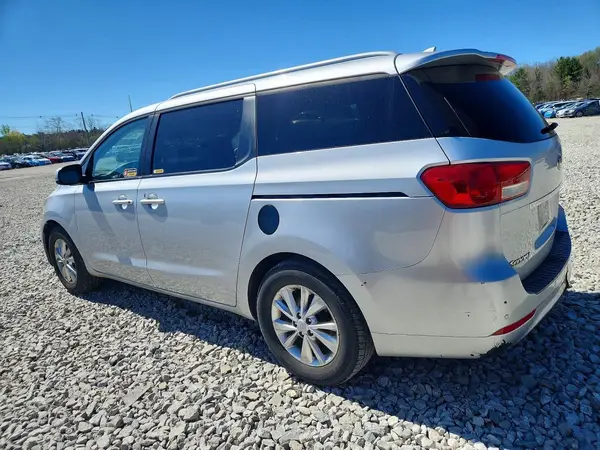 KNDMB5C17G6089506 2016 KIA SEDONA - Image 2