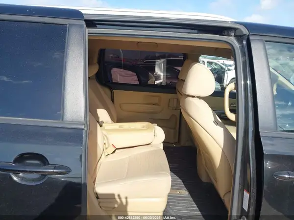 KNDMB5C17G6091059 2016 KIA SEDONA - Image 8