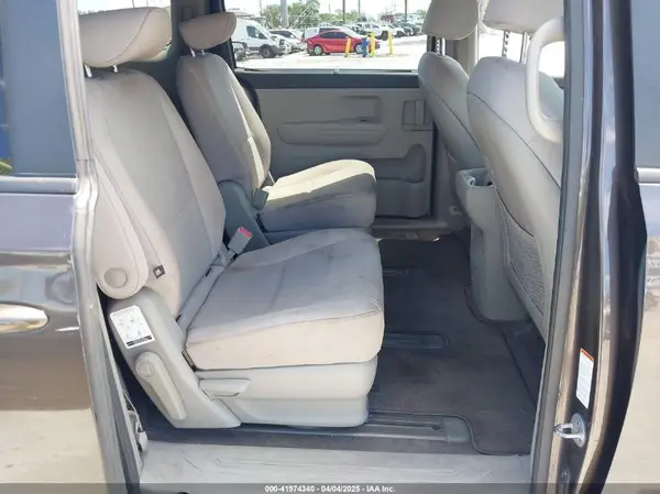 KNDMB5C17G6091157 2016 KIA SEDONA - Image 8
