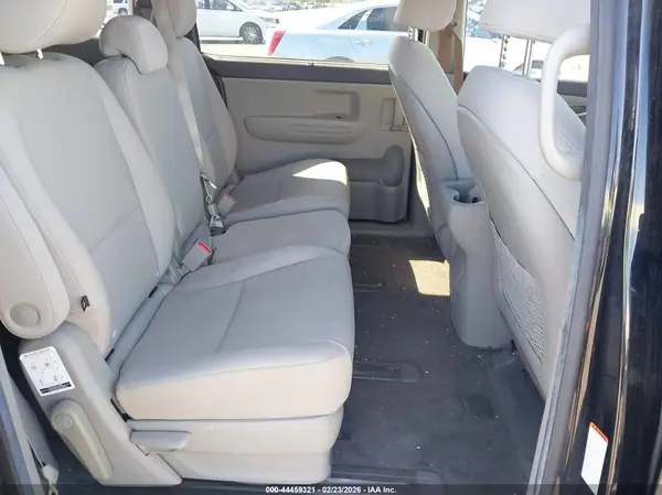 KNDMB5C17G6091563 2016 KIA SEDONA - Image 8