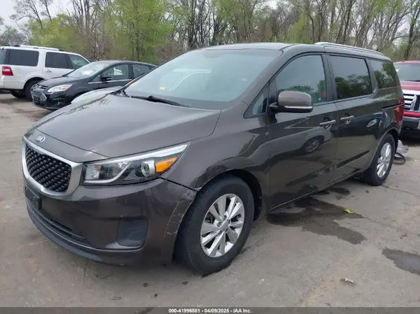 KNDMB5C17G6093362 2016 KIA SEDONA - Image 2