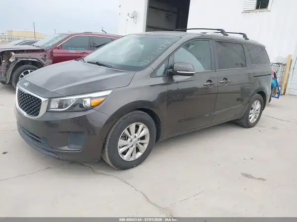 KNDMB5C17G6093751 2016 KIA SEDONA - Image 2