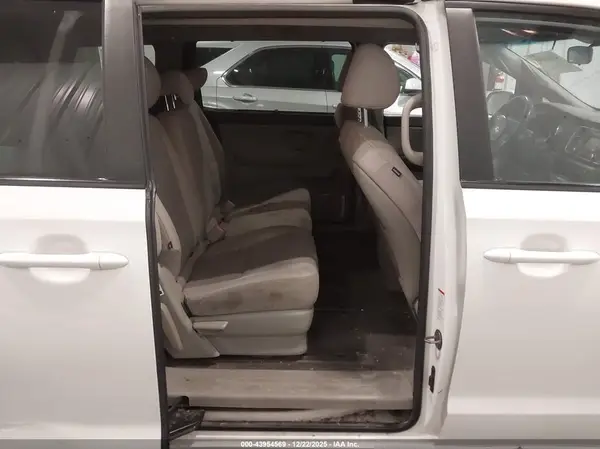 KNDMB5C17G6100262 2016 KIA SEDONA - Image 8