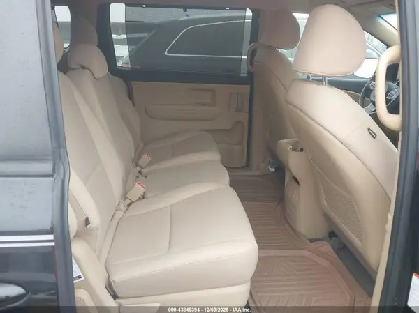 KNDMB5C17G6102349 2016 KIA SEDONA - Image 8
