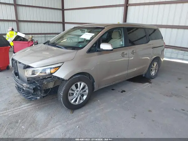 KNDMB5C17G6103646 2016 KIA SEDONA - Image 2