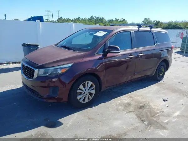 KNDMB5C17G6113321 2016 KIA SEDONA - Image 2