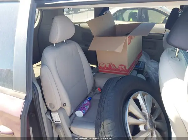 KNDMB5C17G6113321 2016 KIA SEDONA - Image 8