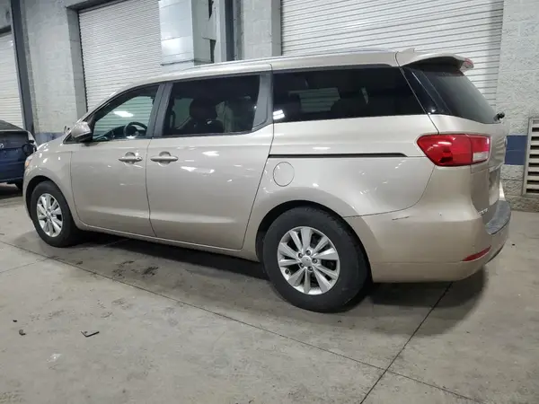 KNDMB5C17G6113335 2016 KIA SEDONA - Image 2
