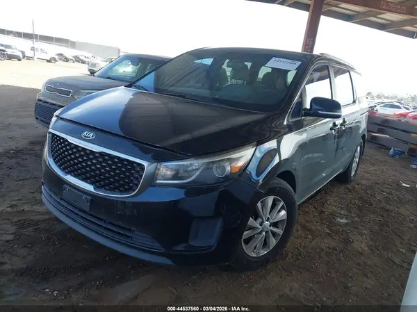 KNDMB5C17G6113867 2016 KIA SEDONA - Image 2
