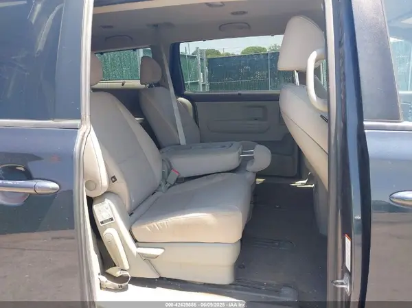 KNDMB5C17G6114310 2016 KIA SEDONA - Image 8