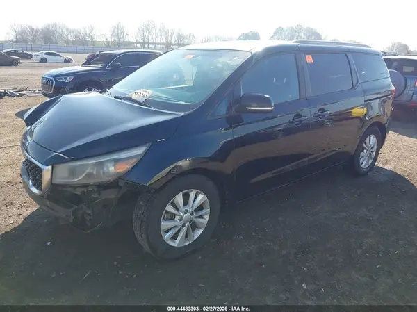 KNDMB5C17G6114727 2016 KIA SEDONA - Image 2