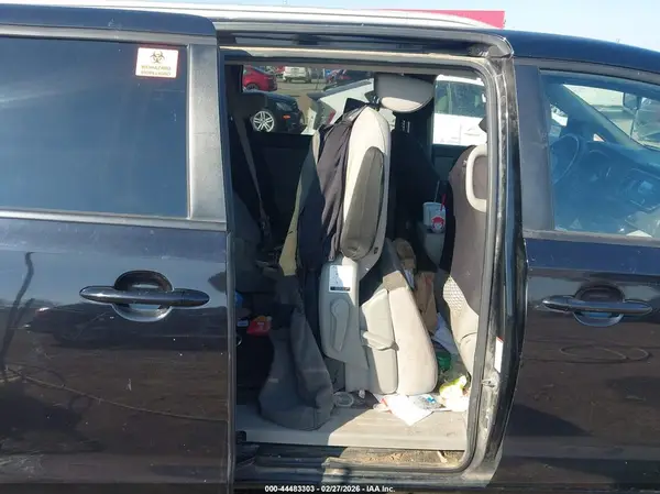 KNDMB5C17G6114727 2016 KIA SEDONA - Image 8