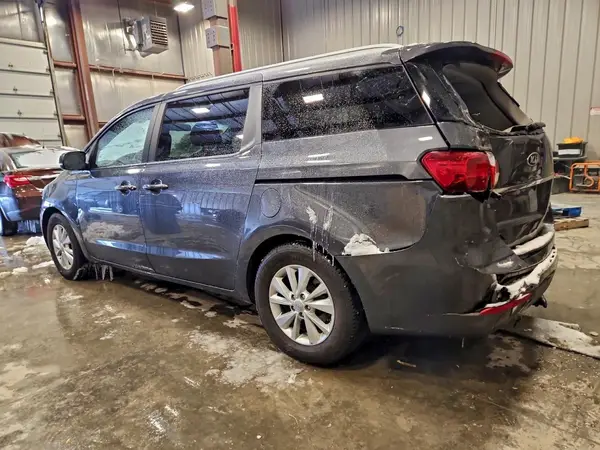 KNDMB5C17G6158016 2016 KIA SEDONA - Image 2