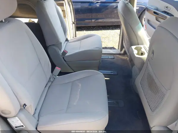 KNDMB5C17G6163197 2016 KIA SEDONA - Image 8