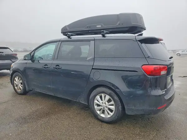 KNDMB5C17G6163572 2016 KIA SEDONA - Image 2
