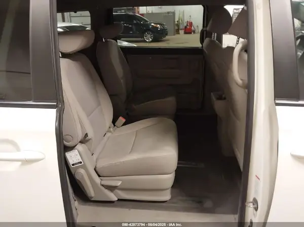 KNDMB5C17G6164186 2016 KIA SEDONA - Image 8