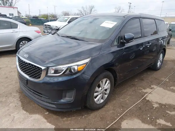 KNDMB5C17G6171655 2016 KIA SEDONA - Image 2