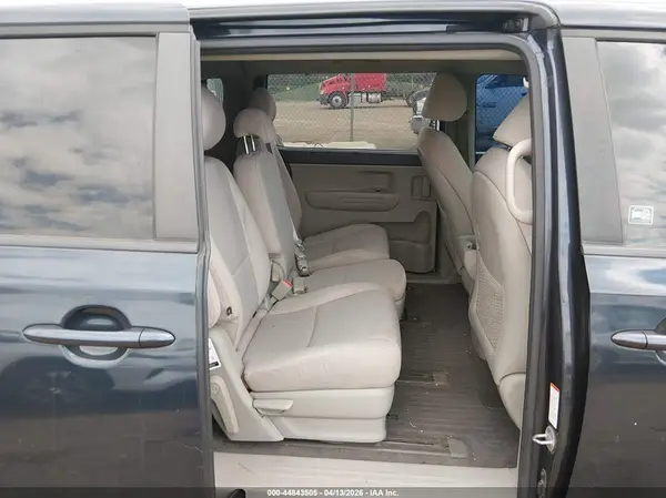 KNDMB5C17G6171655 2016 KIA SEDONA - Image 8