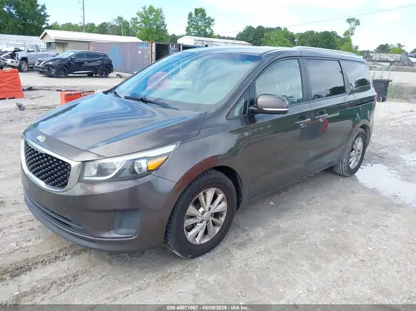 KNDMB5C17G6178685 2016 KIA SEDONA - Image 2