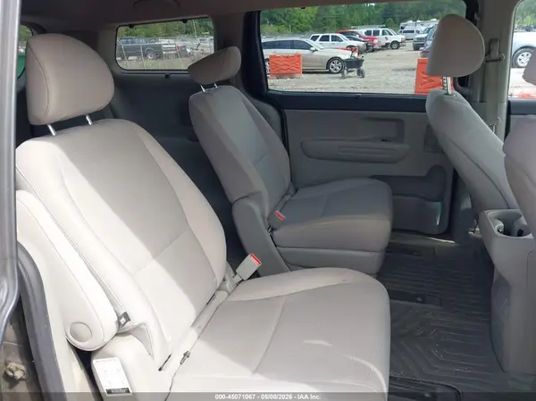 KNDMB5C17G6178685 2016 KIA SEDONA - Image 8