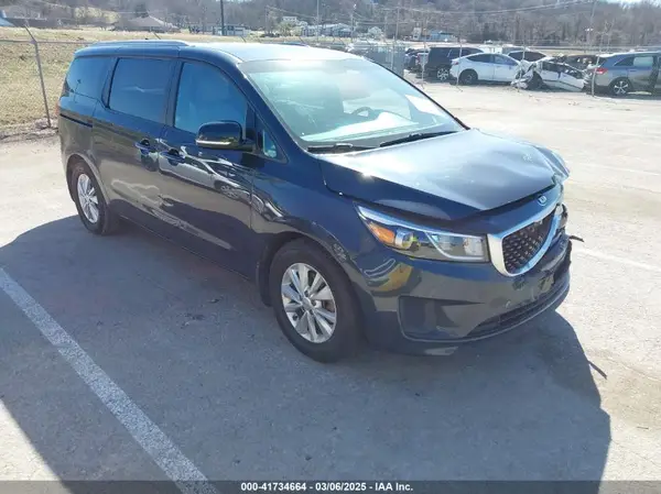 KNDMB5C17G6180064 2016 KIA SEDONA - Image 1