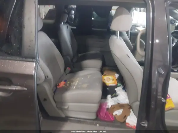 KNDMB5C17G6182767 2016 KIA SEDONA - Image 8