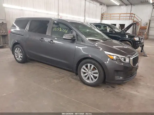 KNDMB5C17G6183692 2016 KIA SEDONA - Image 1