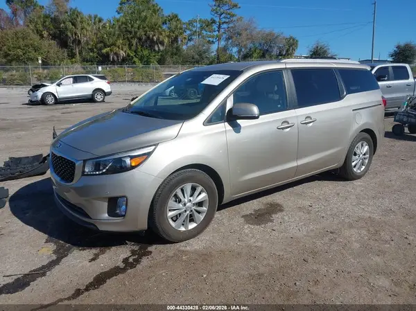 KNDMB5C17G6189234 2016 KIA SEDONA - Image 2
