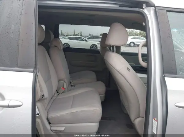 KNDMB5C17G6192327 2016 KIA SEDONA - Image 8