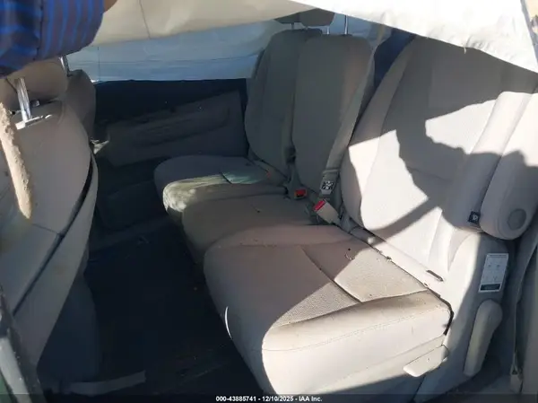 KNDMB5C17G6196068 2016 KIA SEDONA - Image 8