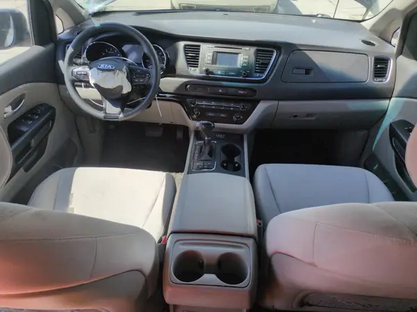 KNDMB5C17G6198368 2016 KIA SEDONA - Image 8