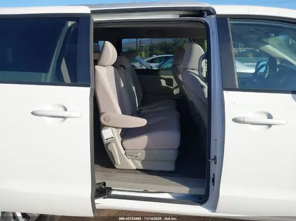 KNDMB5C17G6203536 2016 KIA SEDONA - Image 8