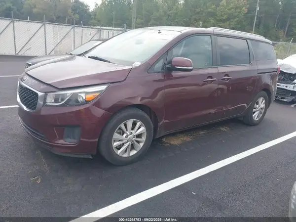 KNDMB5C17G6204475 2016 KIA SEDONA - Image 2