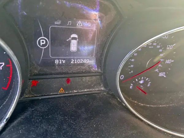 KNDMB5C17G6210146 2016 KIA SEDONA - Image 8