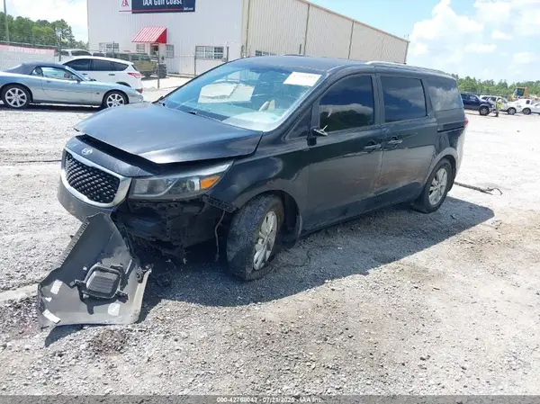 KNDMB5C17G6212995 2016 KIA SEDONA - Image 2
