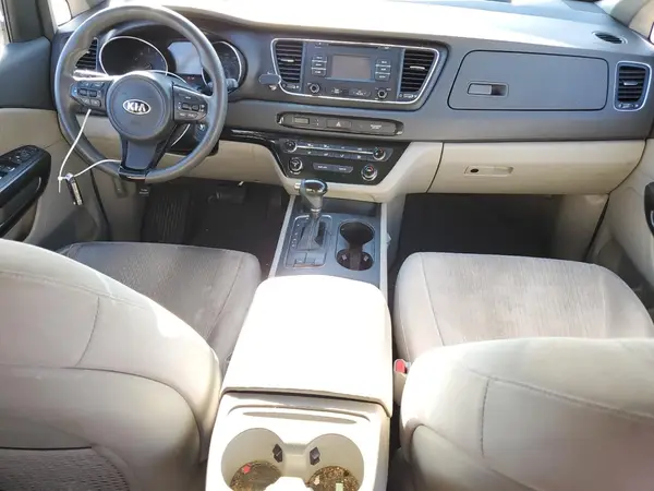 KNDMB5C17H6217762 2017 KIA SEDONA - Image 8