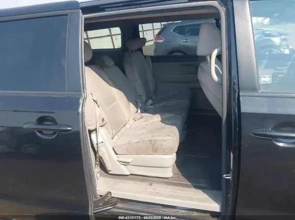 KNDMB5C17H6217812 2017 KIA SEDONA - Image 8