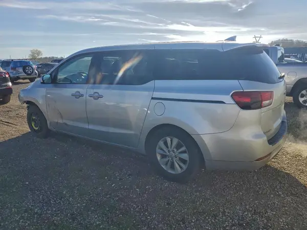 KNDMB5C17H6219138 2017 KIA SEDONA - Image 2