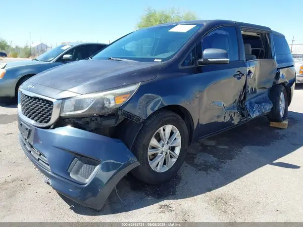 KNDMB5C17H6221696 2017 KIA SEDONA - Image 2