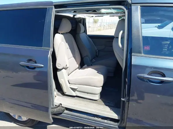 KNDMB5C17H6221696 2017 KIA SEDONA - Image 8