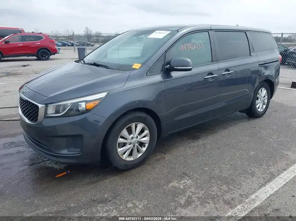 KNDMB5C17H6227403 2017 KIA SEDONA - Image 2