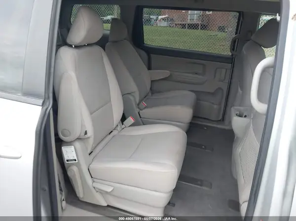 KNDMB5C17H6229846 2017 KIA SEDONA - Image 8