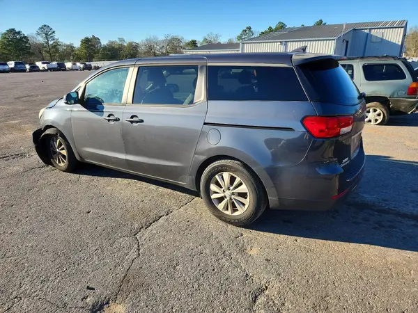 KNDMB5C17H6231290 2017 KIA SEDONA - Image 2