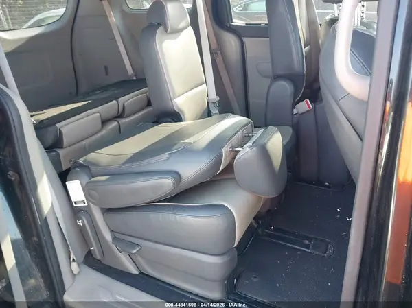 KNDMB5C17H6233587 2017 KIA SEDONA - Image 8