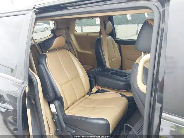 KNDMB5C17H6237851 2017 KIA SEDONA - Image 8